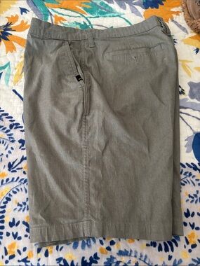 Quiksilver Men's Olive Gray Flat Front Shorts